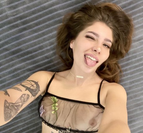 loralvova star beautiful pics