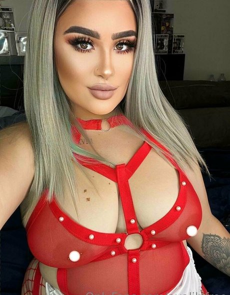 avalilyfree star erotic pictures