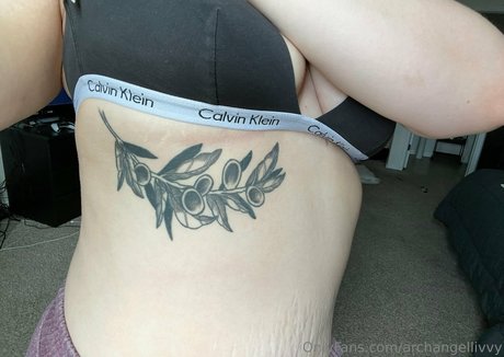 archangellivvy star erotic photo