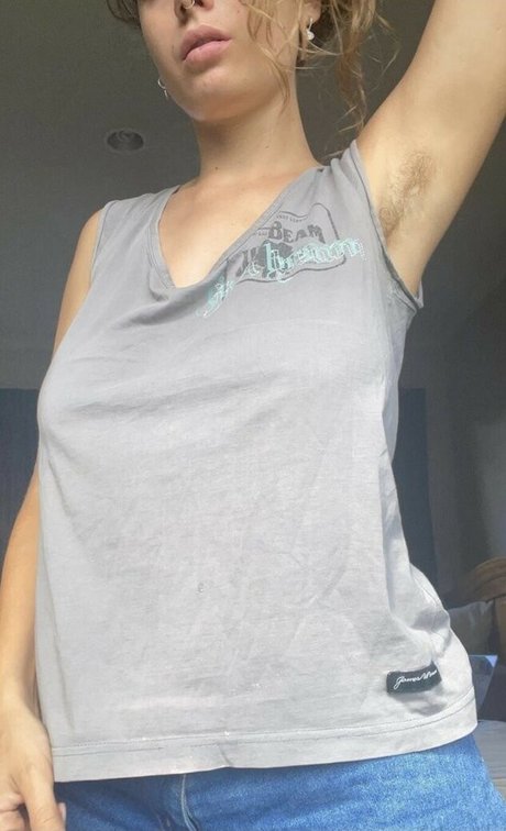 Maddii Sutton art model pic