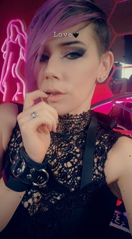 fatalgothfree erotic star images