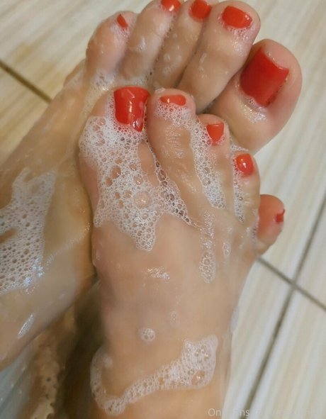 megnificus model best photo