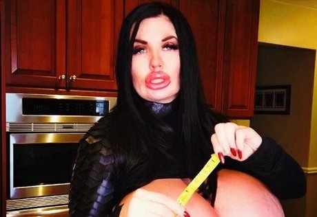 foxymenagerieverre erotic actress pictures