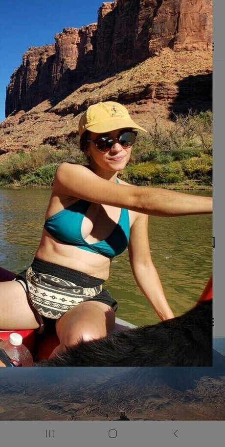 Sarah Lavender ASMR model best pic