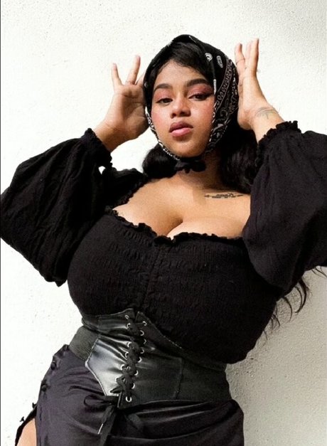 Dayanis Gisell model naked pictures