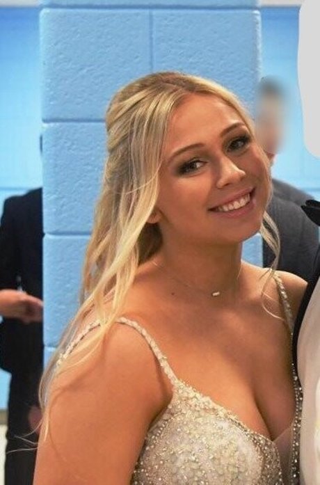 Alyssa K nude actress archive