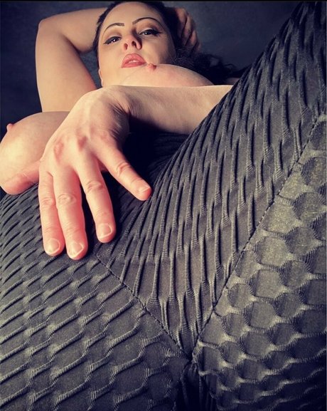 victoriarage pornstar nude pics