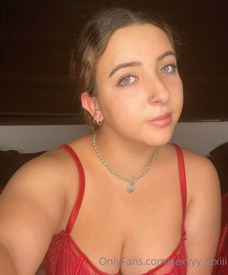 sexyyy lexiii nice star img