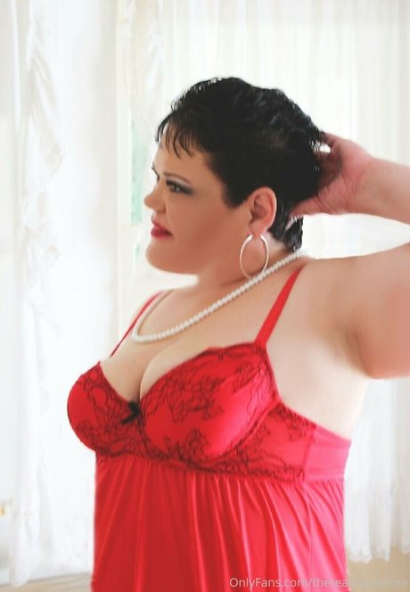 theloungeroom star pretty pic