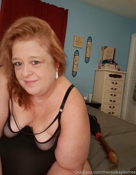 theloungeroom top actress picture