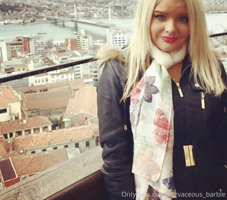 curvaceous barbie model free images