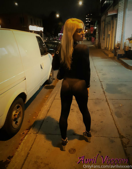 avrilvixxxen erotic actress archive