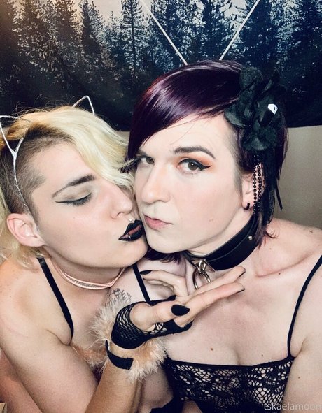 tskaelamoon naked model pics