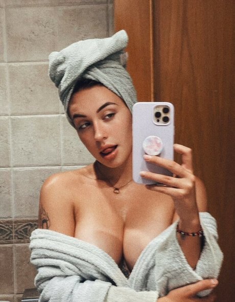 Rocioloppez nude model archive