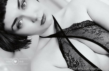 xorubiedoll sexy pornstar gallery