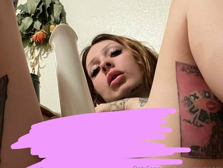 autumnmoore model adult pic