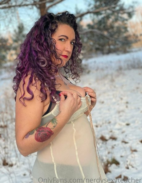 nerdysexyteacher model xxx pic