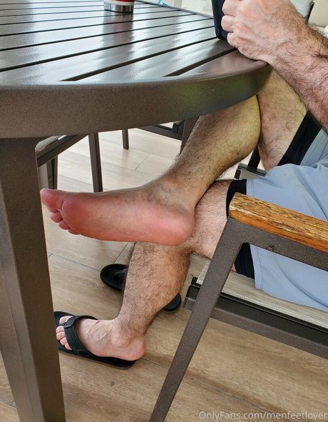 menfeetlover Profile pic