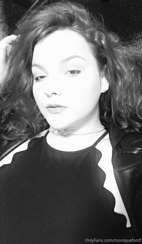 moniiquexxx art model photo
