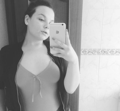 moniiquexxx pornographic model images