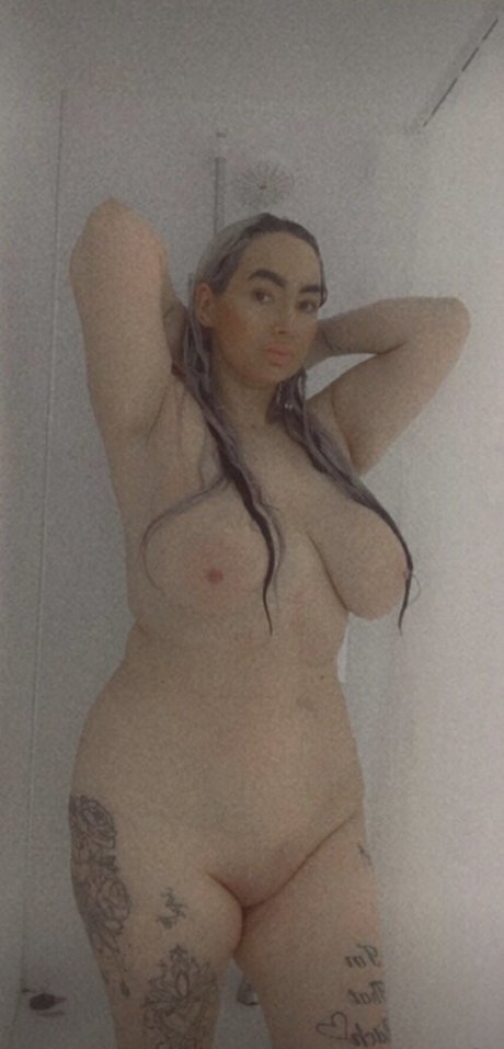 Curvygal Aberdeen star hot pics