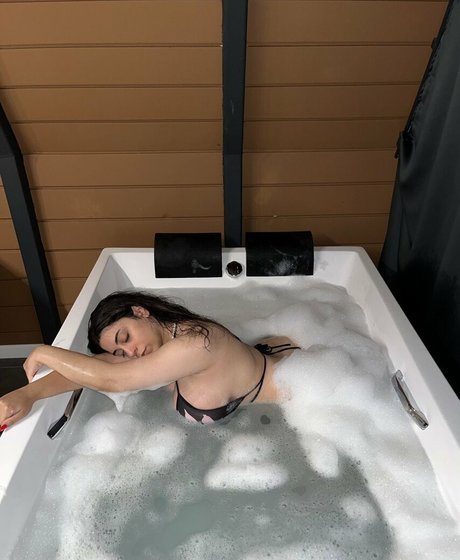 naturabody naked actress pics