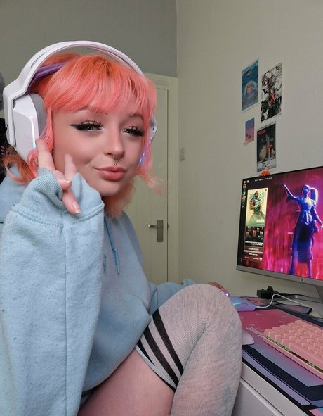 itskhloelol star art pics