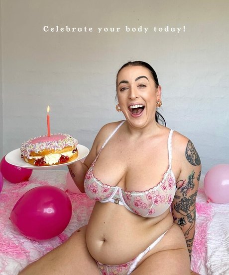 Isabella Davis pornstar nudes photos