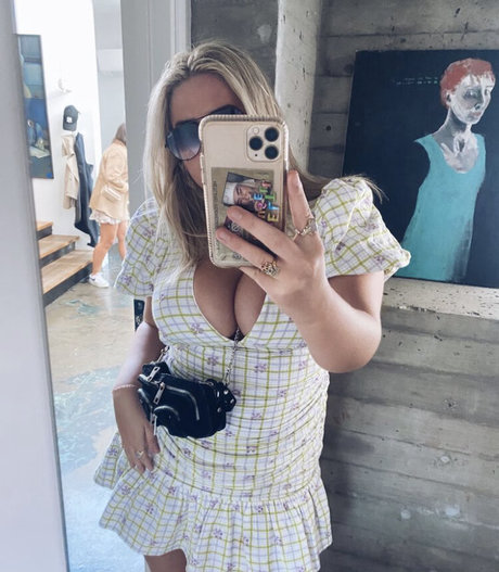 Anna K star beautiful img