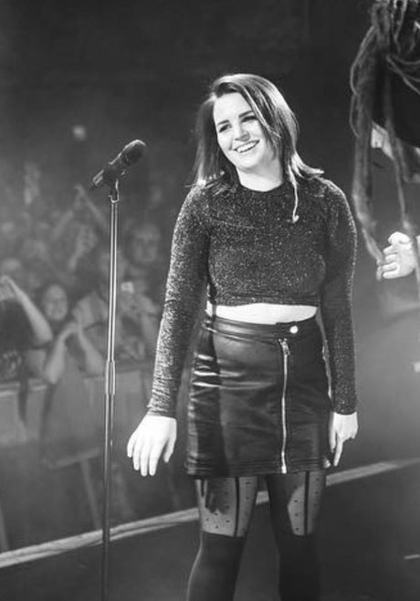 Emma Blackery star top pic