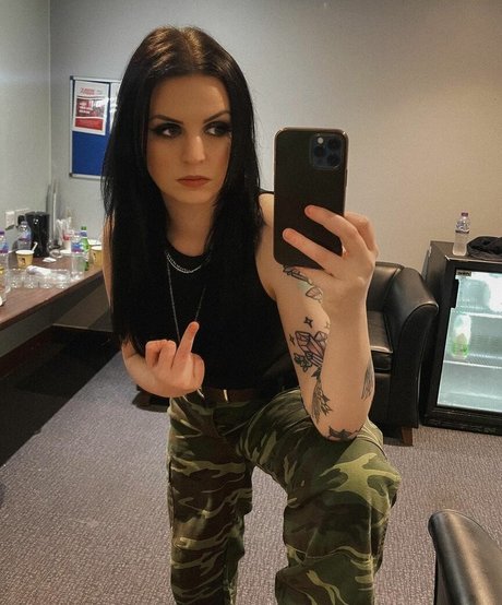 Emma Blackery pretty pornstar picture