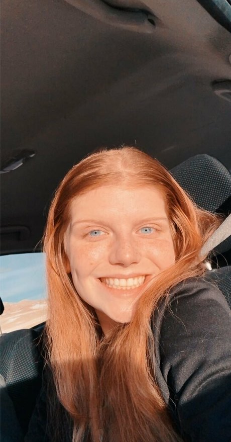 sexyredinbedfree Profile pic