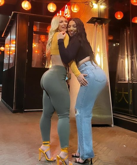 Lauren M naked star pictures