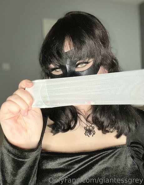 giantessgrey star perfect picture