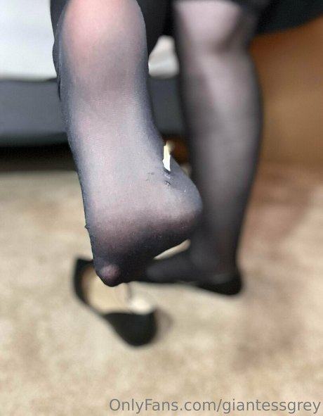 giantessgrey art star gallery