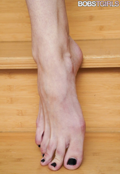 Lilith Inanna model adult img