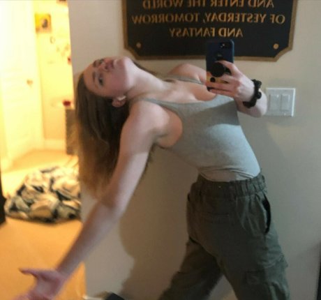 SuopOnTwitch high quality actress pics