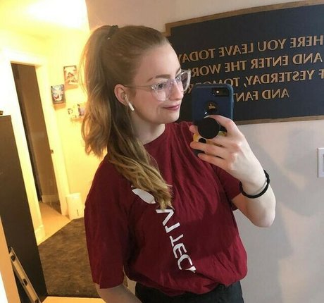 SuopOnTwitch star sex pics