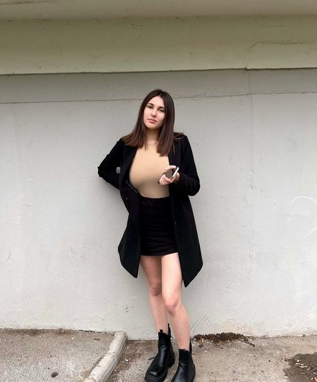 Clarisse Dupont pornstar art images