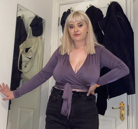 Charlotte A free star archive