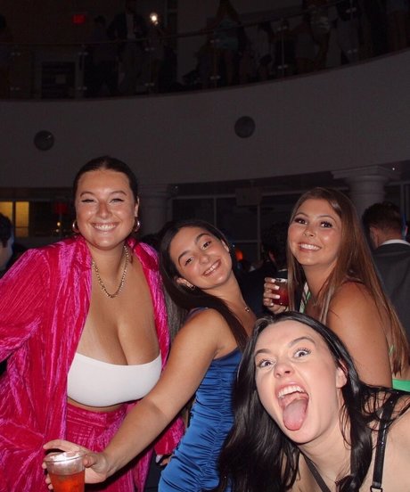 Erin Moore model exclusive img