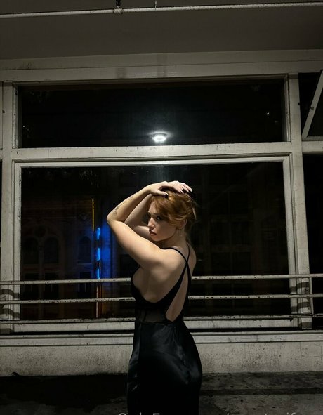 renatarifree erotic actress pictures