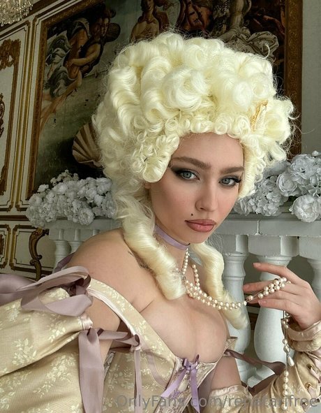 renatarifree pretty model photo