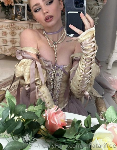 renatarifree erotic model pic