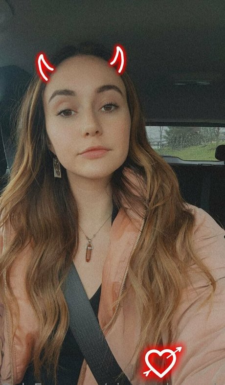 pineapplepeach adult model image