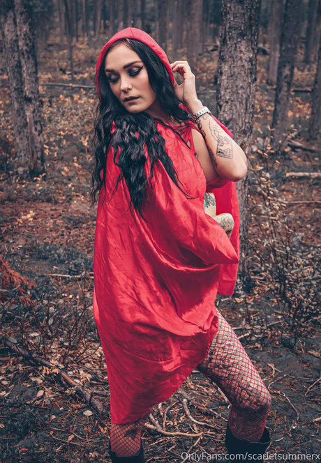 scarletsummerx model top img