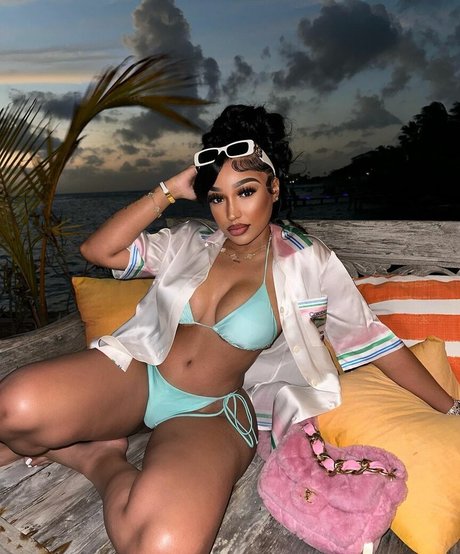 Ella Bandz free model image