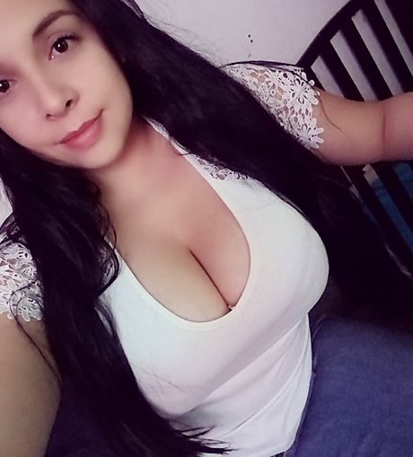 Lucero perfect model image