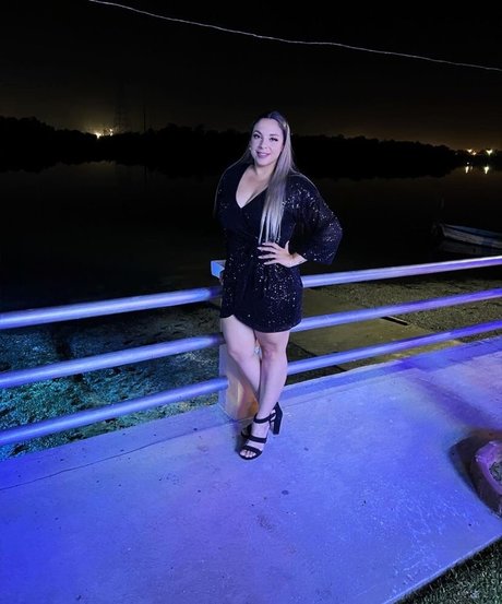 Lucero model exclusive pic