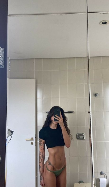 Manu Guglielmi pretty actress photo